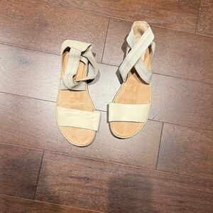 Sorel Women's Sandals in Cream and Tan